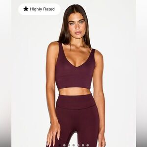 SKIMS X Nike V-Neck Matte Longline Bra Currant medium